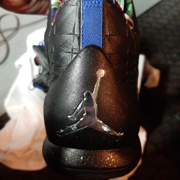 Jordan m11  Melo concrete island (signed game worn - Picture 4 of 4